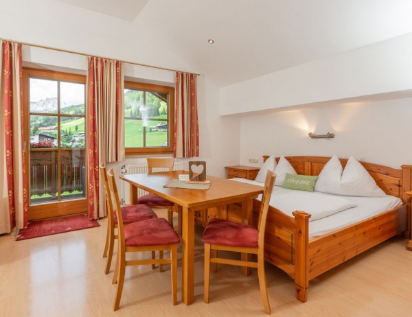 Appartement Almrausch mit Balkon